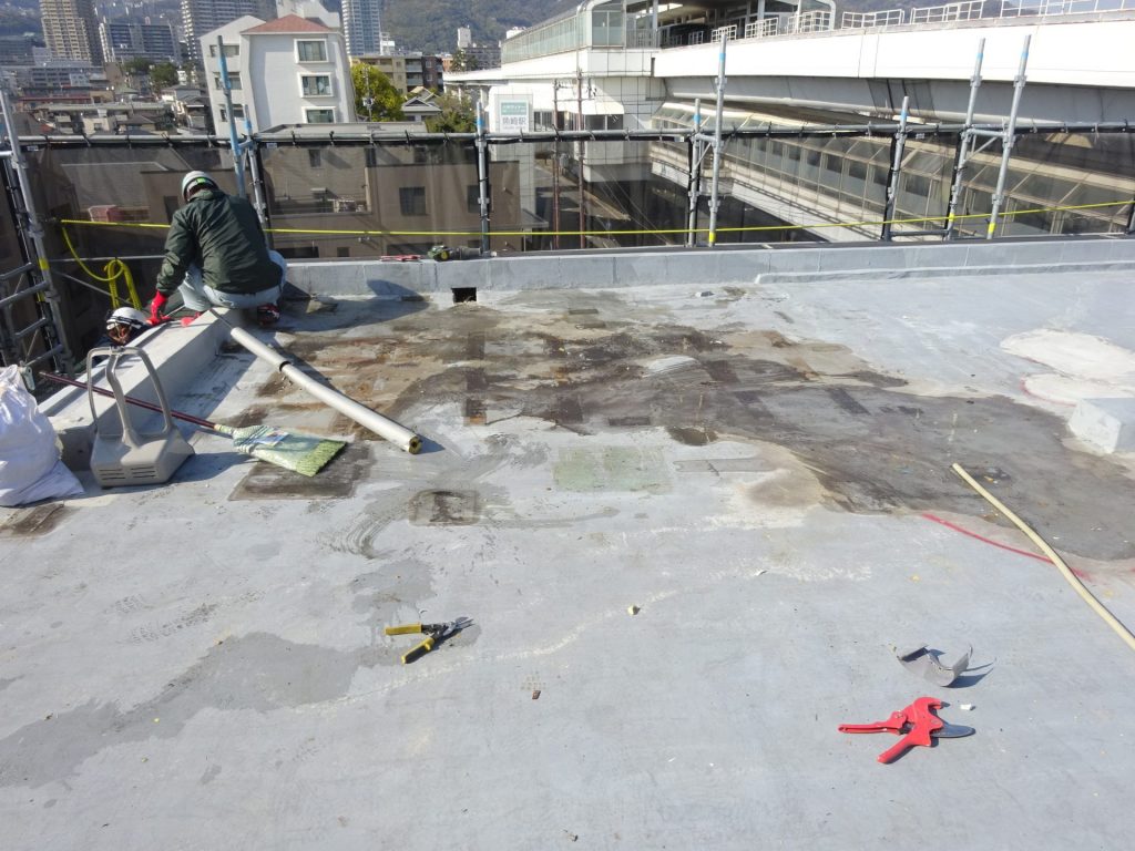 屋上の水道メーターも撤去